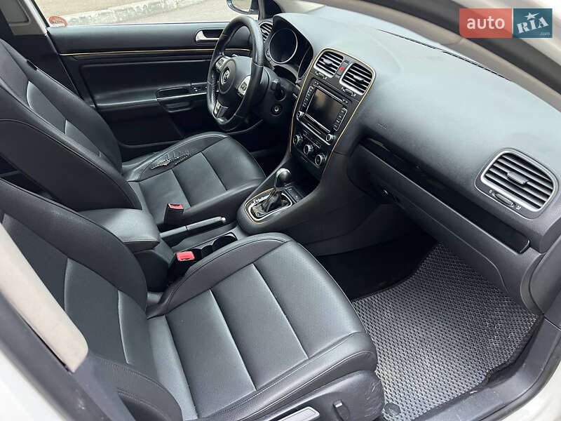 Універсал Volkswagen Jetta 2010 в Бучі