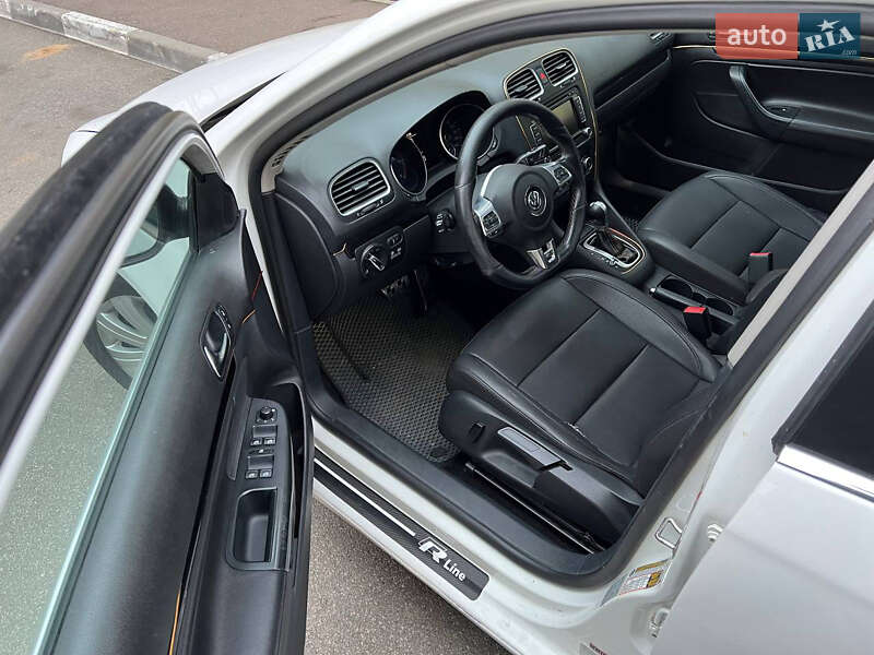 Універсал Volkswagen Jetta 2010 в Бучі