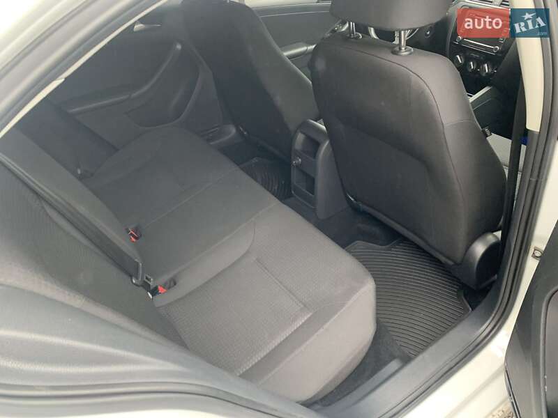 Седан Volkswagen Jetta 2015 в Виннице