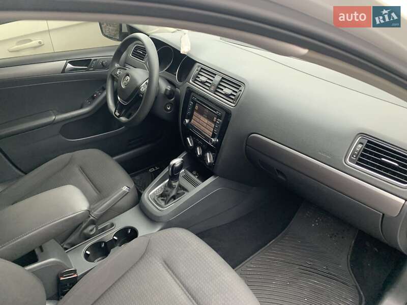 Седан Volkswagen Jetta 2015 в Виннице