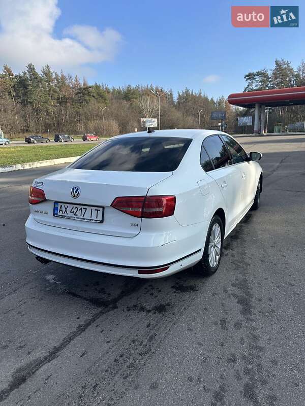 Седан Volkswagen Jetta 2015 в Харькове