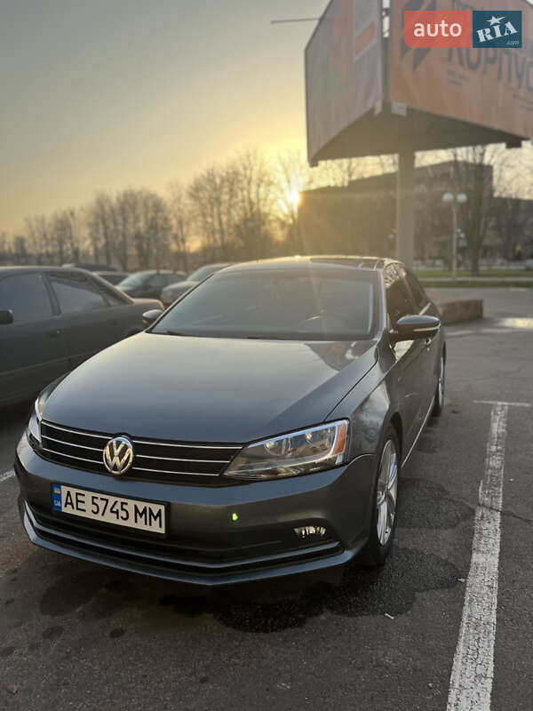 Седан Volkswagen Jetta 2015 в Кривом Роге