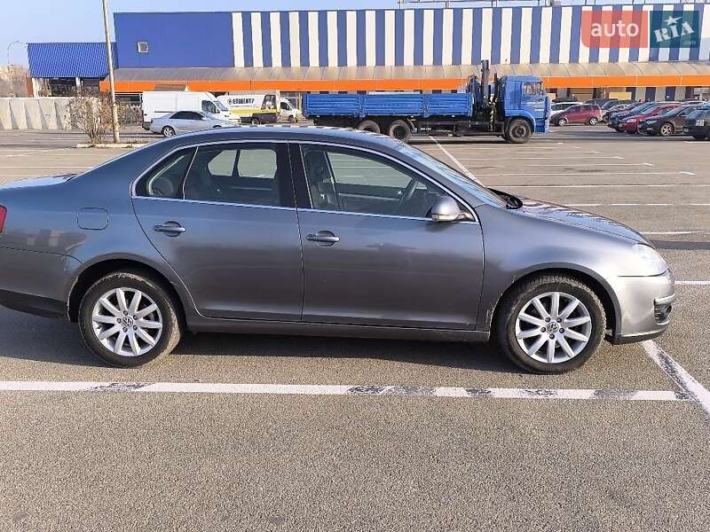 Седан Volkswagen Jetta 2009 в Кривом Роге