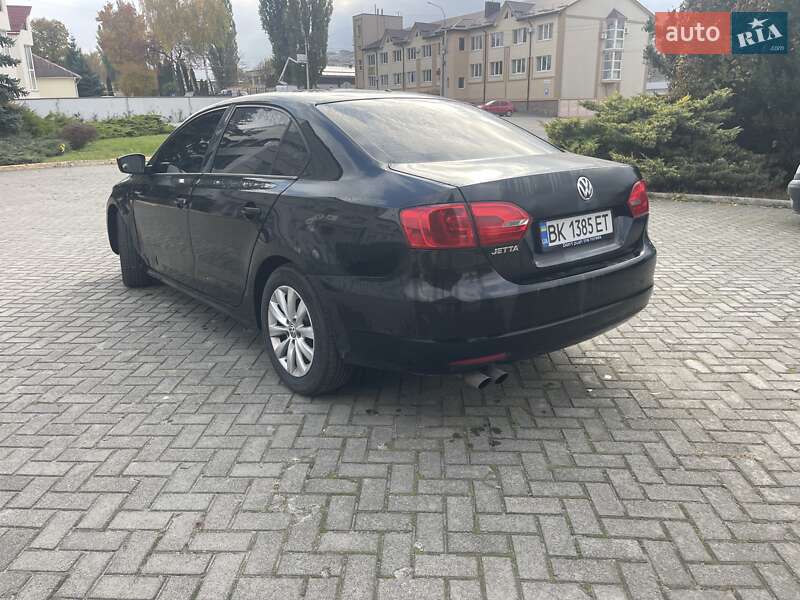 Седан Volkswagen Jetta 2013 в Ровно