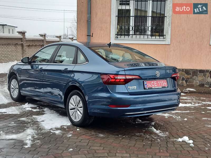 Седан Volkswagen Jetta 2019 в Львове