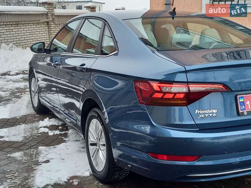 Седан Volkswagen Jetta 2019 в Львове