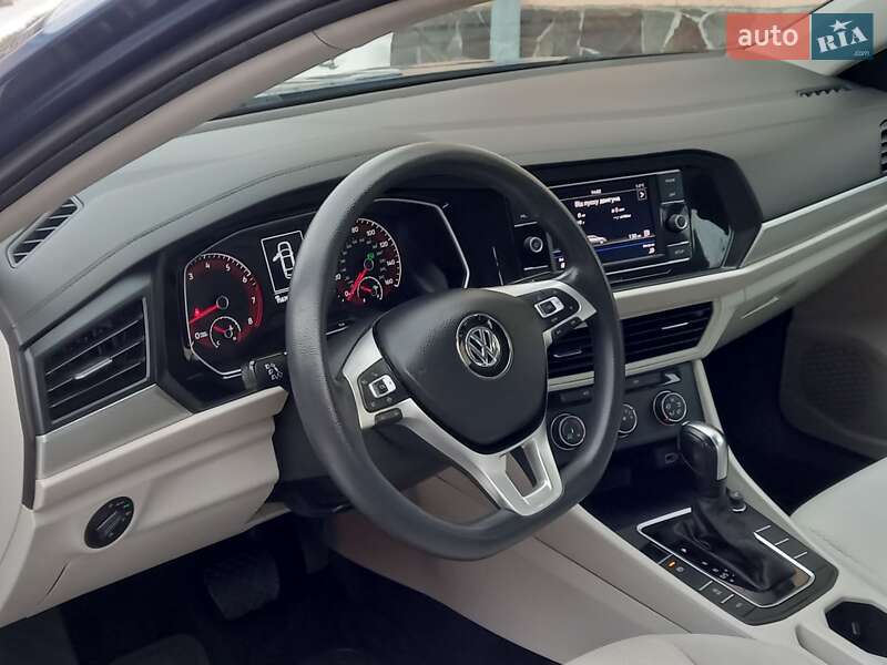 Седан Volkswagen Jetta 2019 в Львове