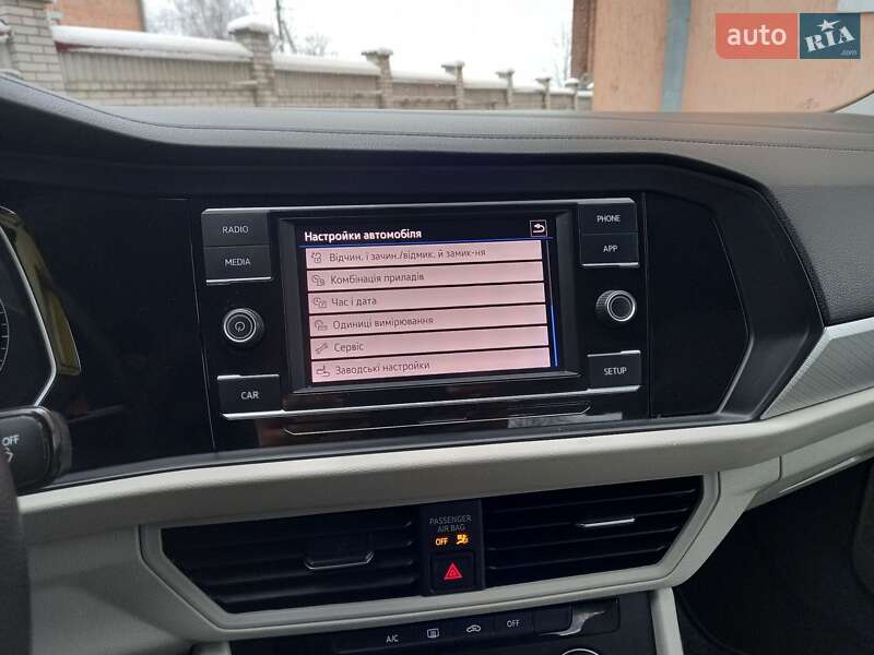 Седан Volkswagen Jetta 2019 в Львове