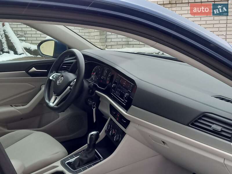 Седан Volkswagen Jetta 2019 в Львове
