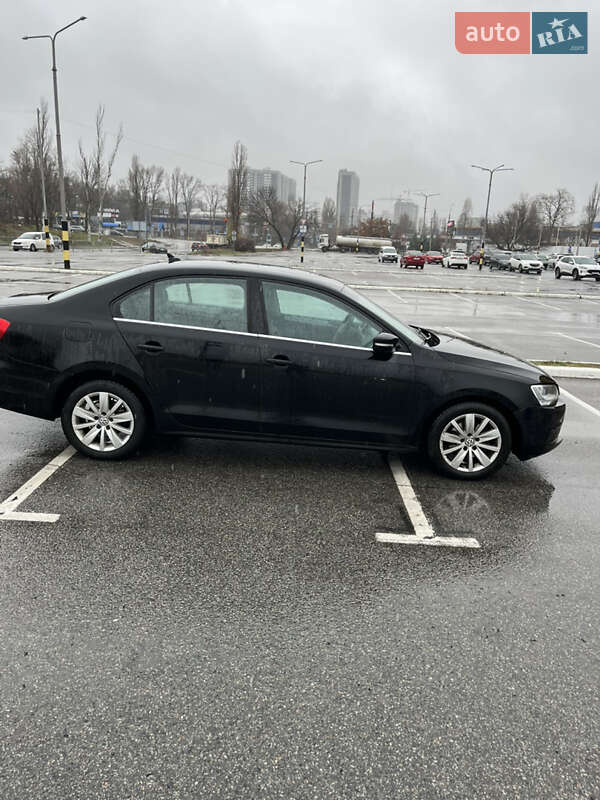 Седан Volkswagen Jetta 2011 в Киеве фото 4 Седан Volkswagen Jetta 2011 в Киеве