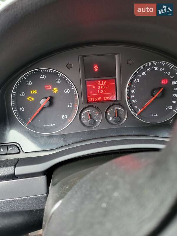 Седан Volkswagen Jetta 2006 в Косові