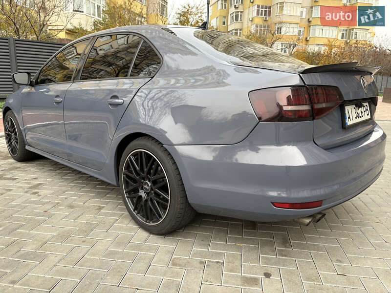 Седан Volkswagen Jetta 2015 в Одессе