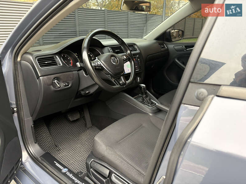 Седан Volkswagen Jetta 2015 в Одессе