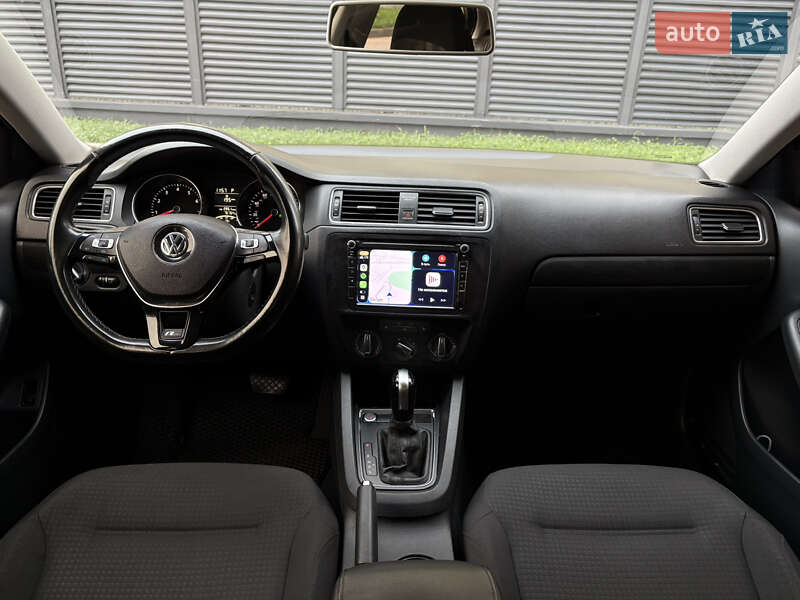 Седан Volkswagen Jetta 2015 в Одессе