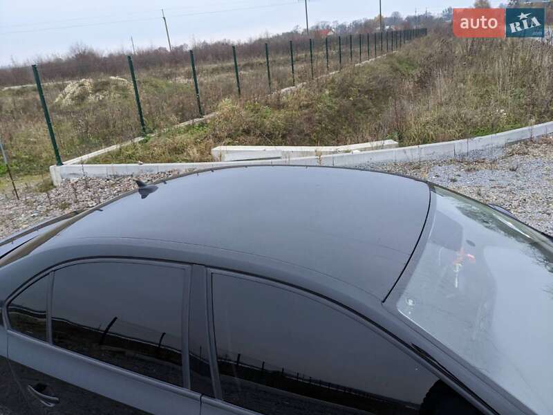 Седан Volkswagen Jetta 2016 в Львові