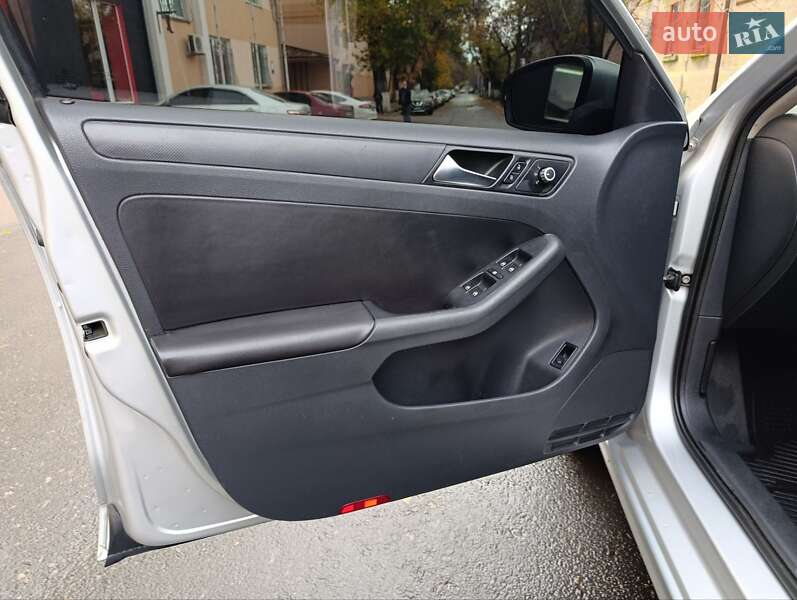 Седан Volkswagen Jetta 2011 в Одессе фото 14 Седан Volkswagen Jetta 2011 в Одессе