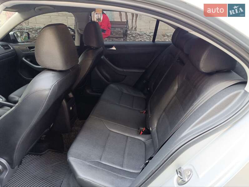 Седан Volkswagen Jetta 2011 в Одессе фото 17 Седан Volkswagen Jetta 2011 в Одессе
