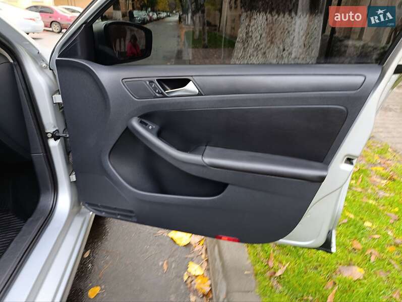 Седан Volkswagen Jetta 2011 в Одессе фото 21 Седан Volkswagen Jetta 2011 в Одессе