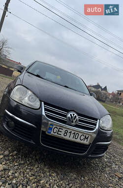 Седан Volkswagen Jetta 2007 в Чернівцях