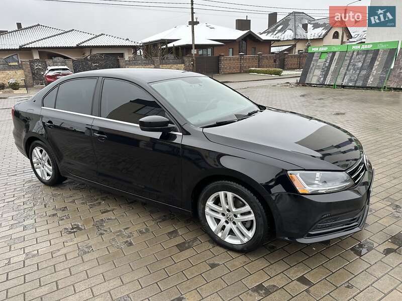 Седан Volkswagen Jetta 2016 в Рівному