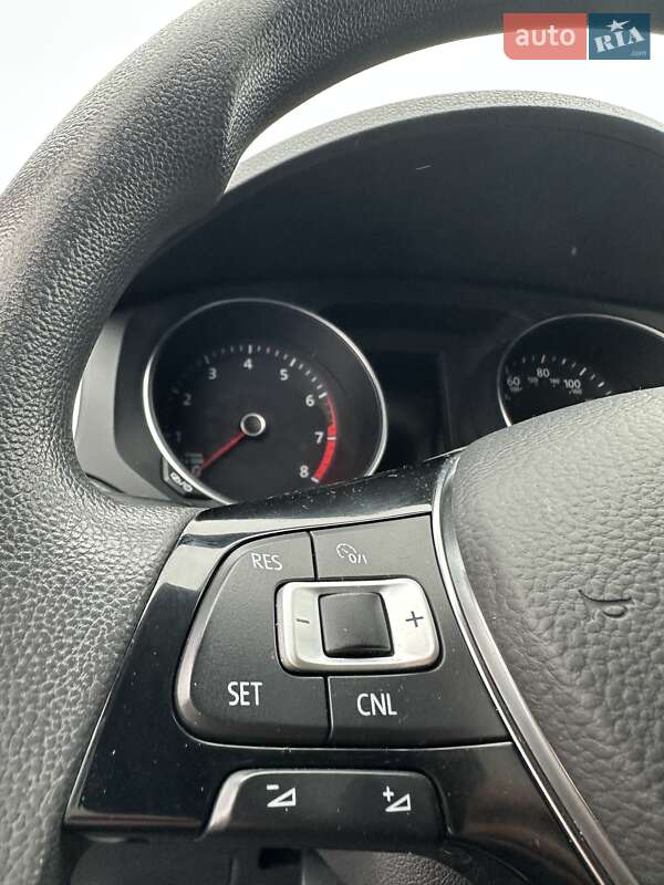 Седан Volkswagen Jetta 2016 в Рівному