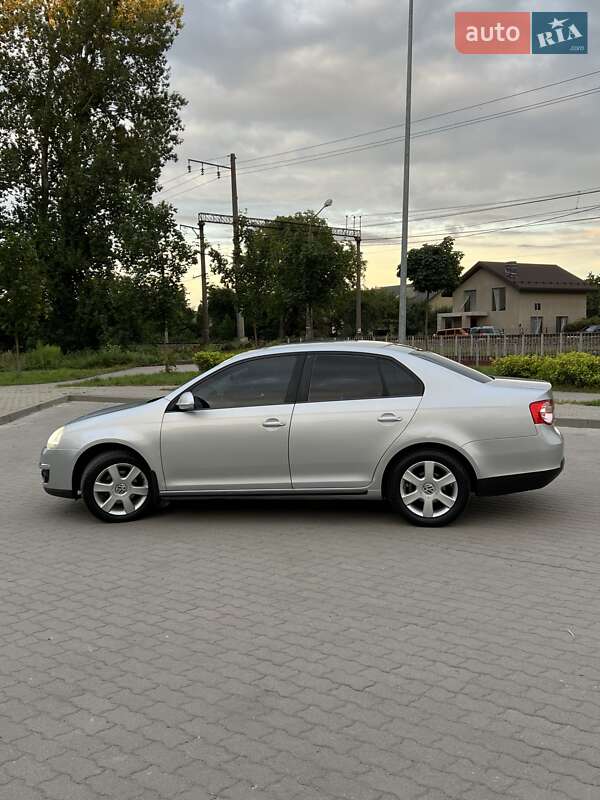 Седан Volkswagen Jetta 2008 в Ивано-Франковске