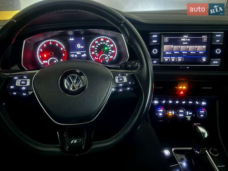 Седан Volkswagen Jetta 2019 в Сумах
