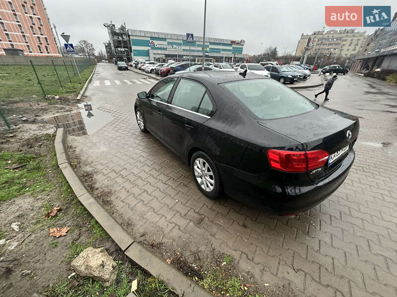 Седан Volkswagen Jetta 2013 в Києві фото 5 Седан Volkswagen Jetta 2013 в Києві