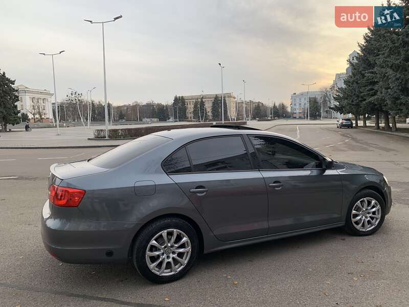 Седан Volkswagen Jetta 2013 в Краматорську