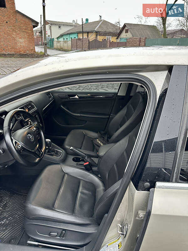 Седан Volkswagen Jetta 2015 в Харькове