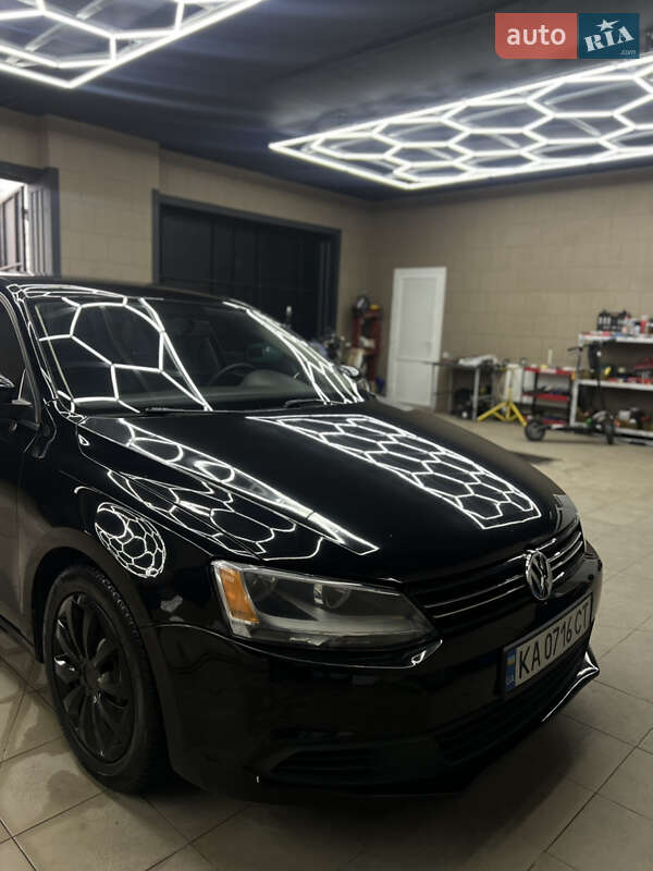 Седан Volkswagen Jetta 2011 в Кропивницькому