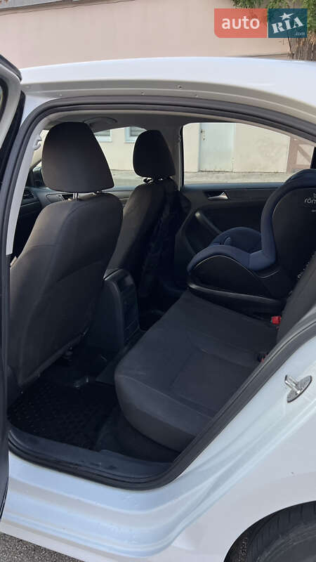 Седан Volkswagen Jetta 2015 в Харькове
