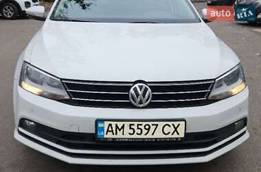 Седан Volkswagen Jetta 2016 в Киеве