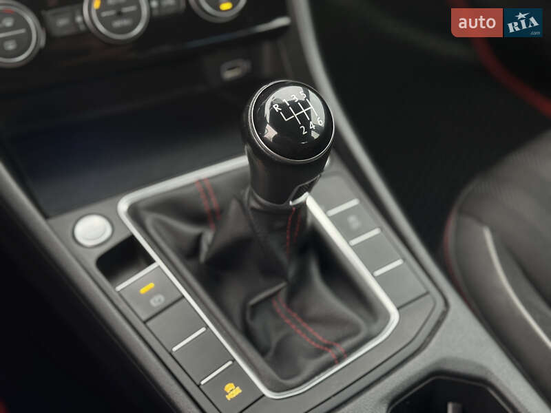 Седан Volkswagen Jetta 2018 в Киеве