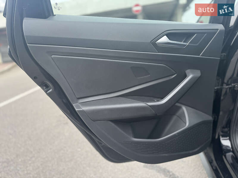 Седан Volkswagen Jetta 2018 в Киеве