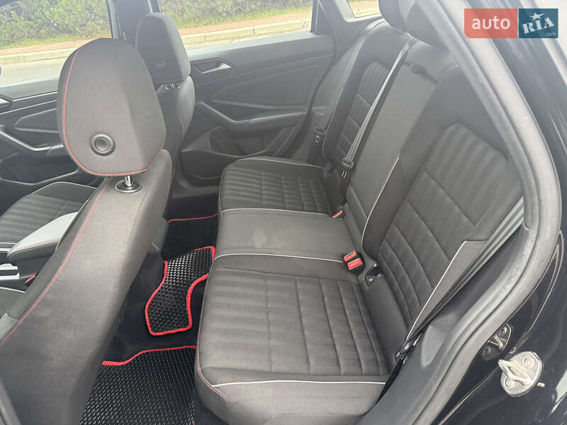 Седан Volkswagen Jetta 2018 в Киеве