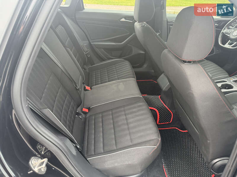 Седан Volkswagen Jetta 2018 в Киеве