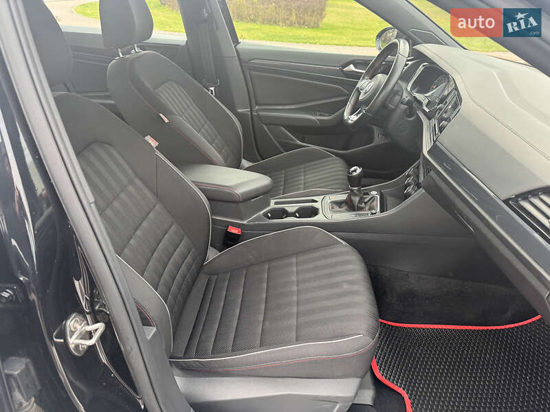 Седан Volkswagen Jetta 2018 в Киеве