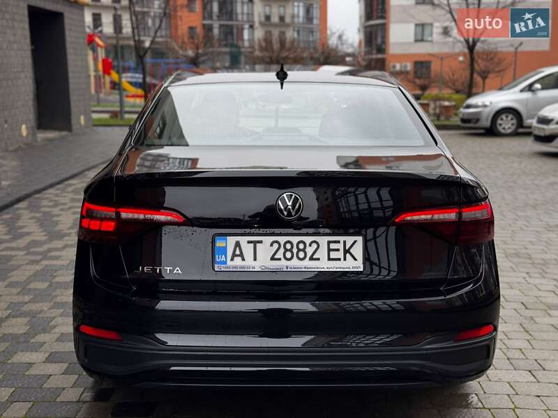 Седан Volkswagen Jetta 2022 в Ивано-Франковске