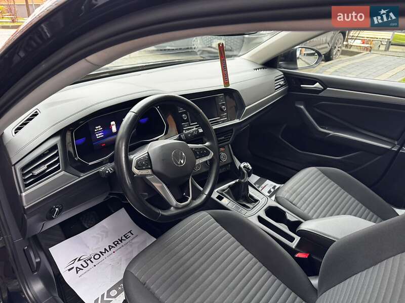 Седан Volkswagen Jetta 2022 в Ивано-Франковске