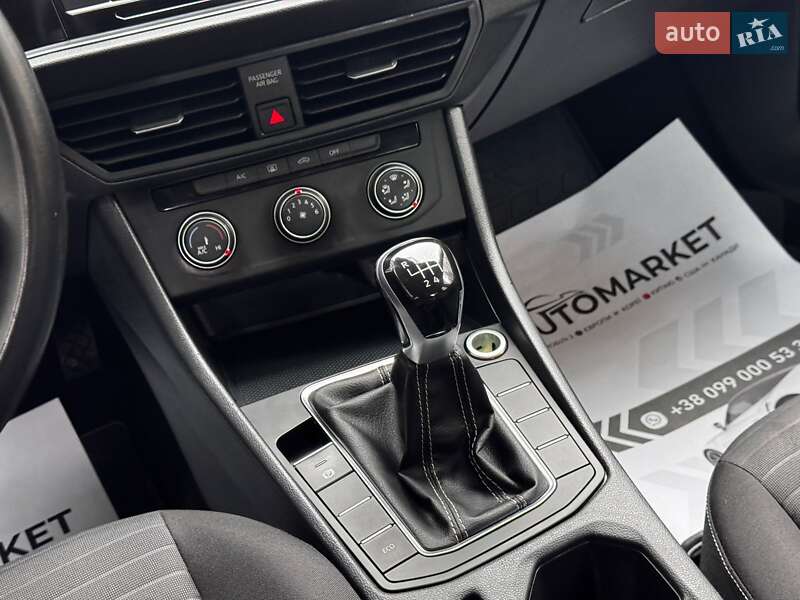 Седан Volkswagen Jetta 2022 в Ивано-Франковске