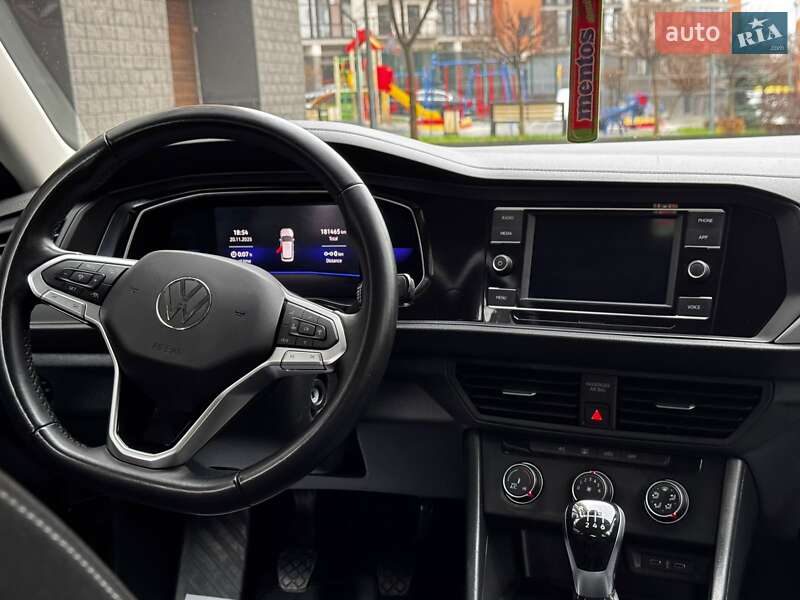 Седан Volkswagen Jetta 2022 в Ивано-Франковске