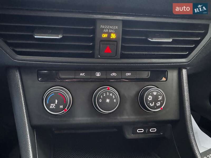 Седан Volkswagen Jetta 2022 в Ивано-Франковске