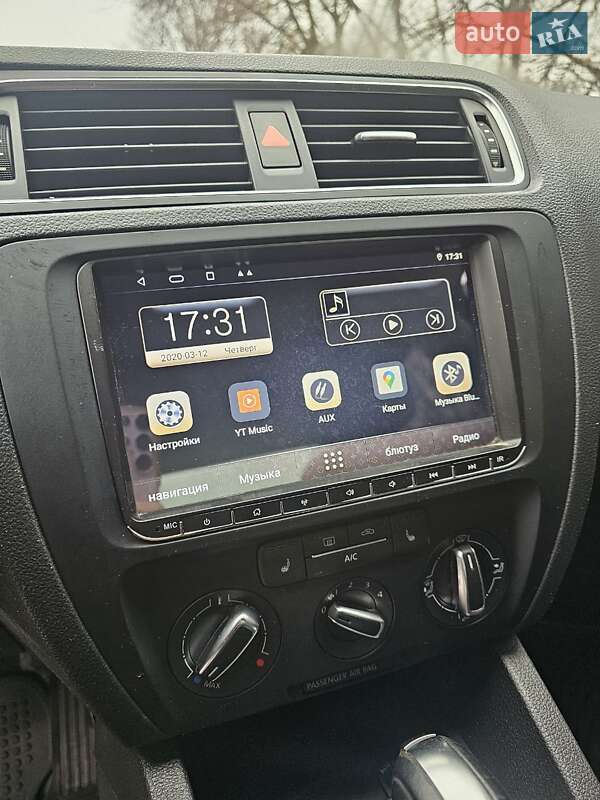 Седан Volkswagen Jetta 2013 в Києві