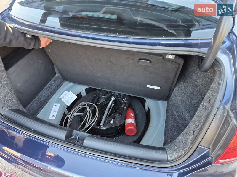 Седан Volkswagen Jetta 2012 в Дубні