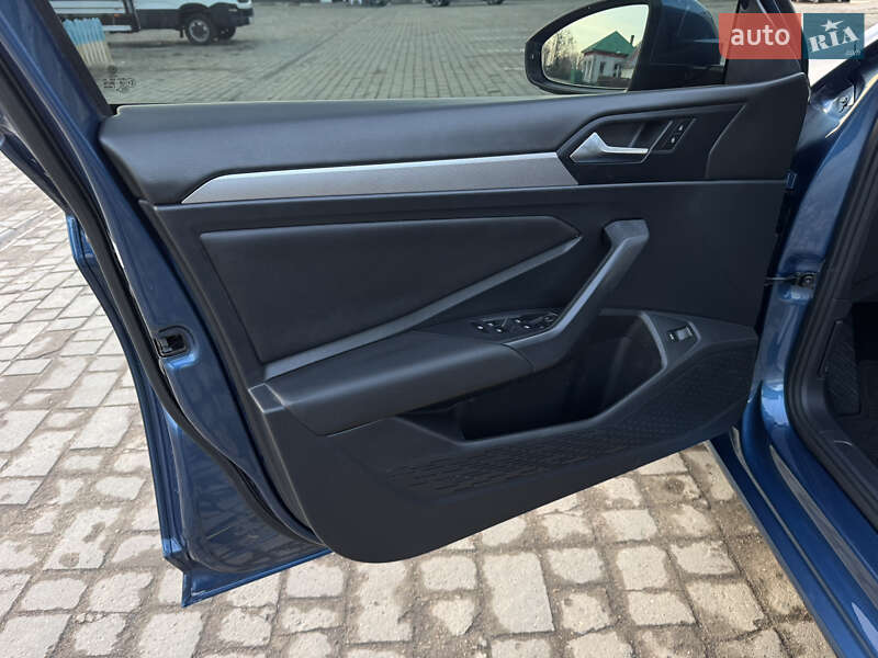 Седан Volkswagen Jetta 2018 в Ковелі