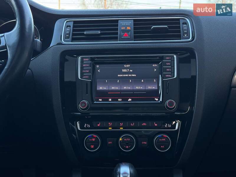 Седан Volkswagen Jetta 2017 в Ровно фото 55 Седан Volkswagen Jetta 2017 в Ровно