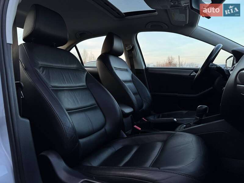 Седан Volkswagen Jetta 2017 в Ровно фото 72 Седан Volkswagen Jetta 2017 в Ровно