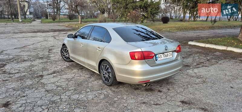 Седан Volkswagen Jetta 2012 в Харкові