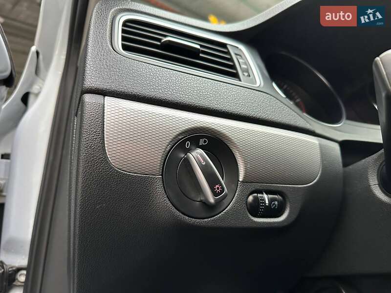 Седан Volkswagen Jetta 2016 в Києві